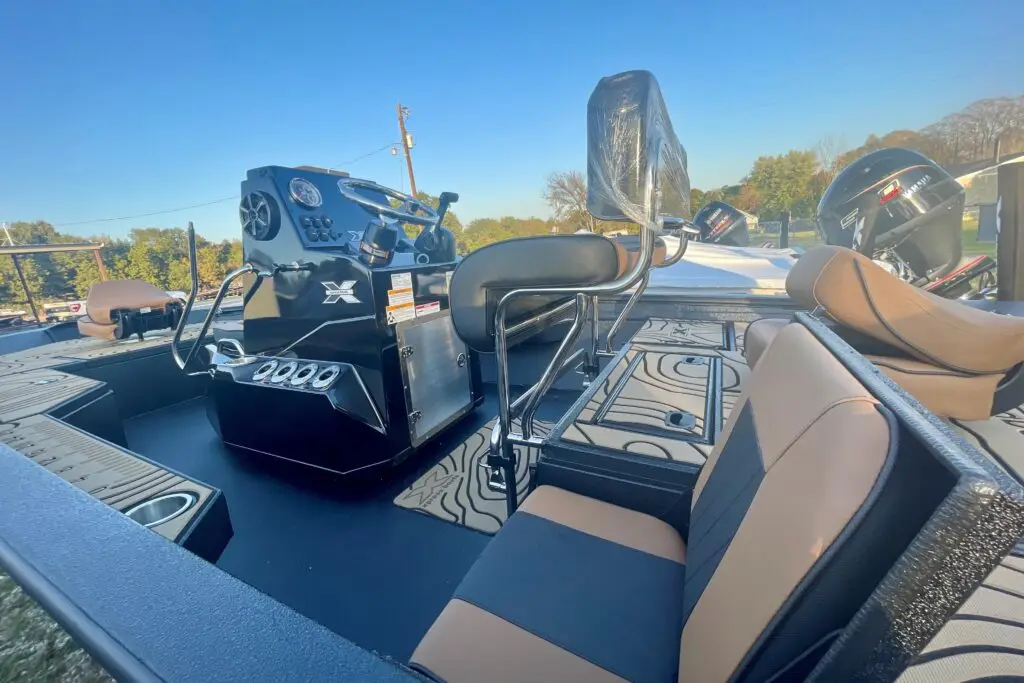 2026 Xpress H20B Bay | 20.25′
