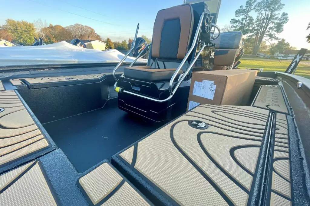2026 Xpress H20B Bay | 20.25′