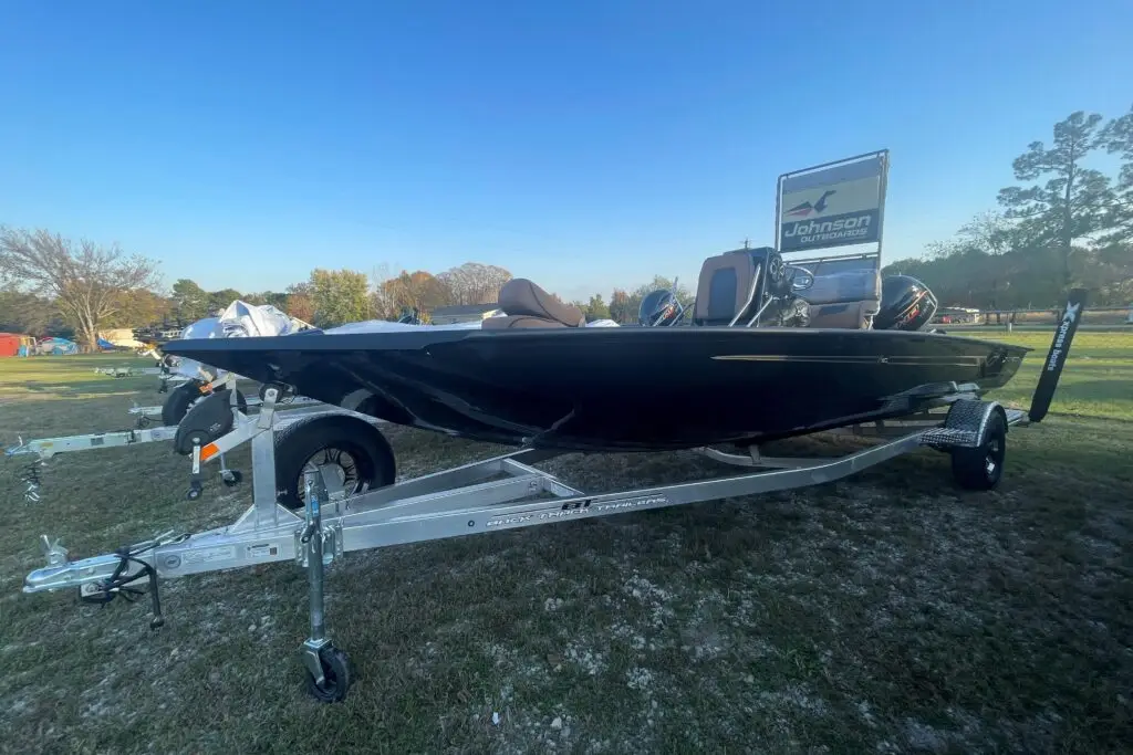 2026 Xpress H20B Bay | 20.25′