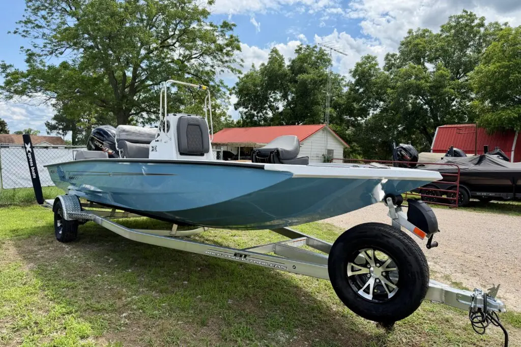 2026 Xpress H20B Bay | 20.25′
