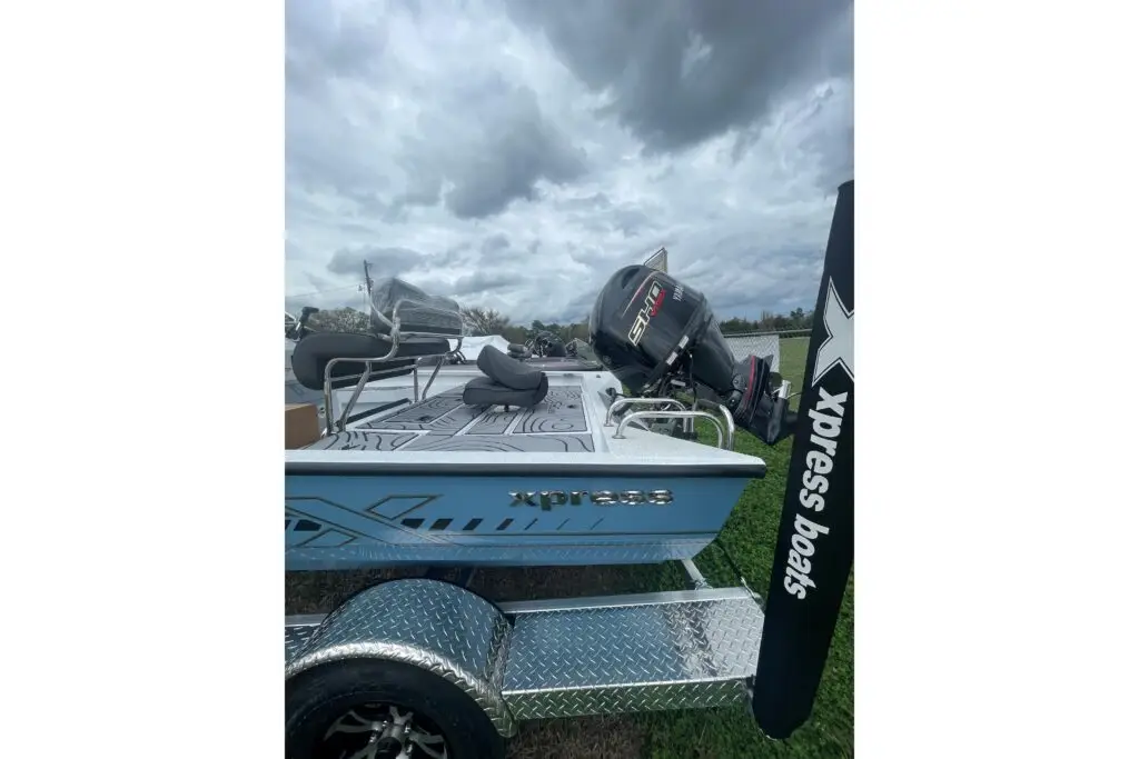 2026 Xpress H20B Bay | 20.25′