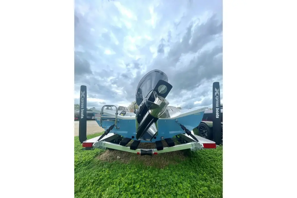 2026 Xpress H20B Bay | 20.25′
