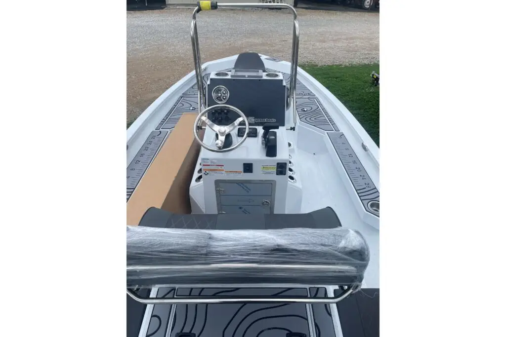 2026 Xpress H20B Bay | 20.25′