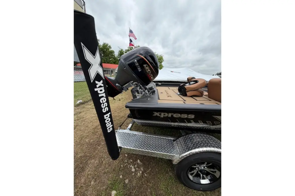 2026 Xpress H18C Crappie | 17.83′
