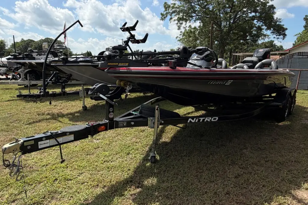 2015 Nitro Z-8 | 20.08′