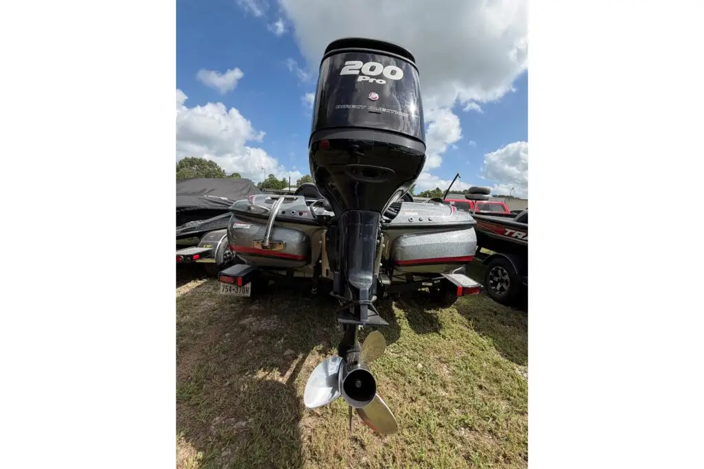2015 Nitro Z-8 | 20.08′