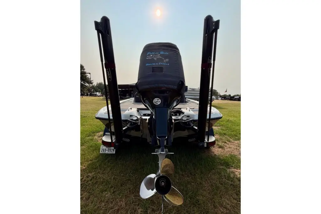 2016 Phoenix 919 ProXP | 19.67′
