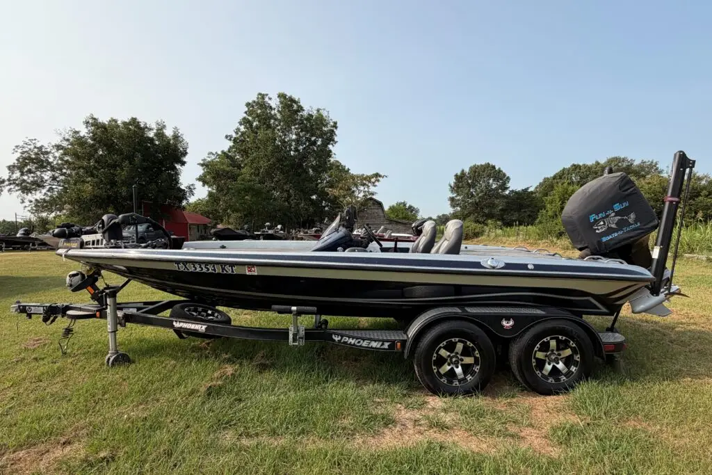 2016 Phoenix 919 ProXP | 19.67′