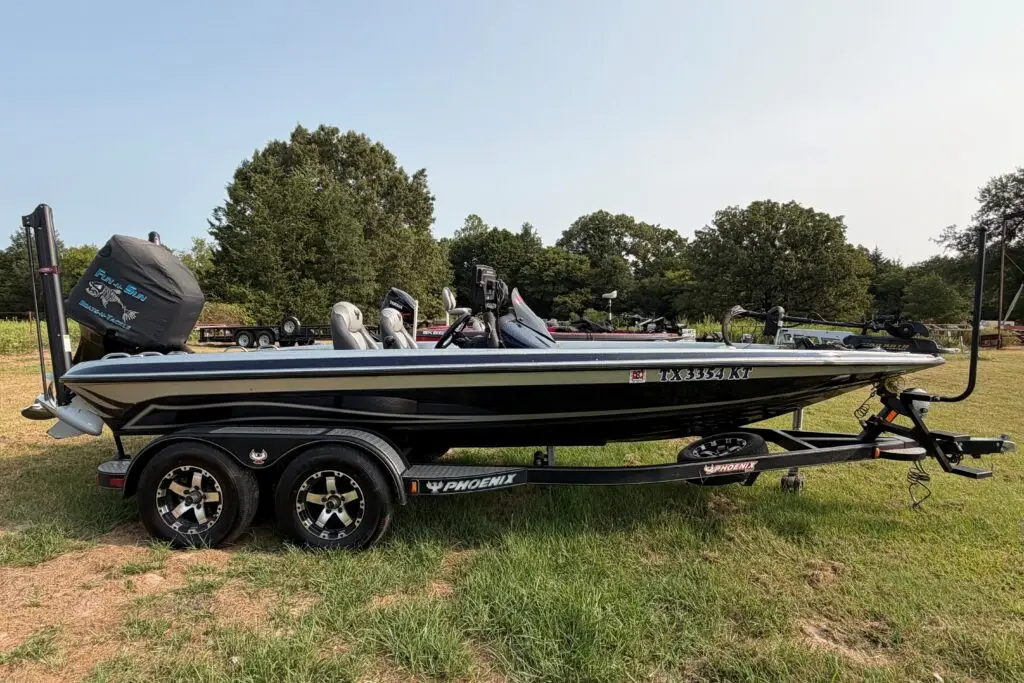 2016 Phoenix 919 ProXP | 19.67′