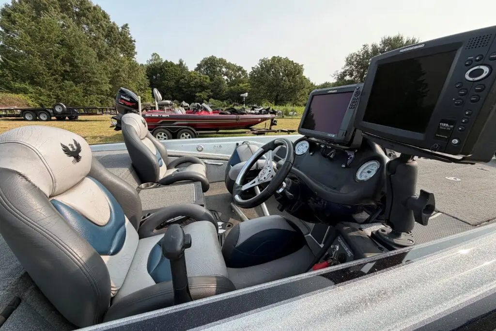 2016 Phoenix 919 ProXP | 19.67′